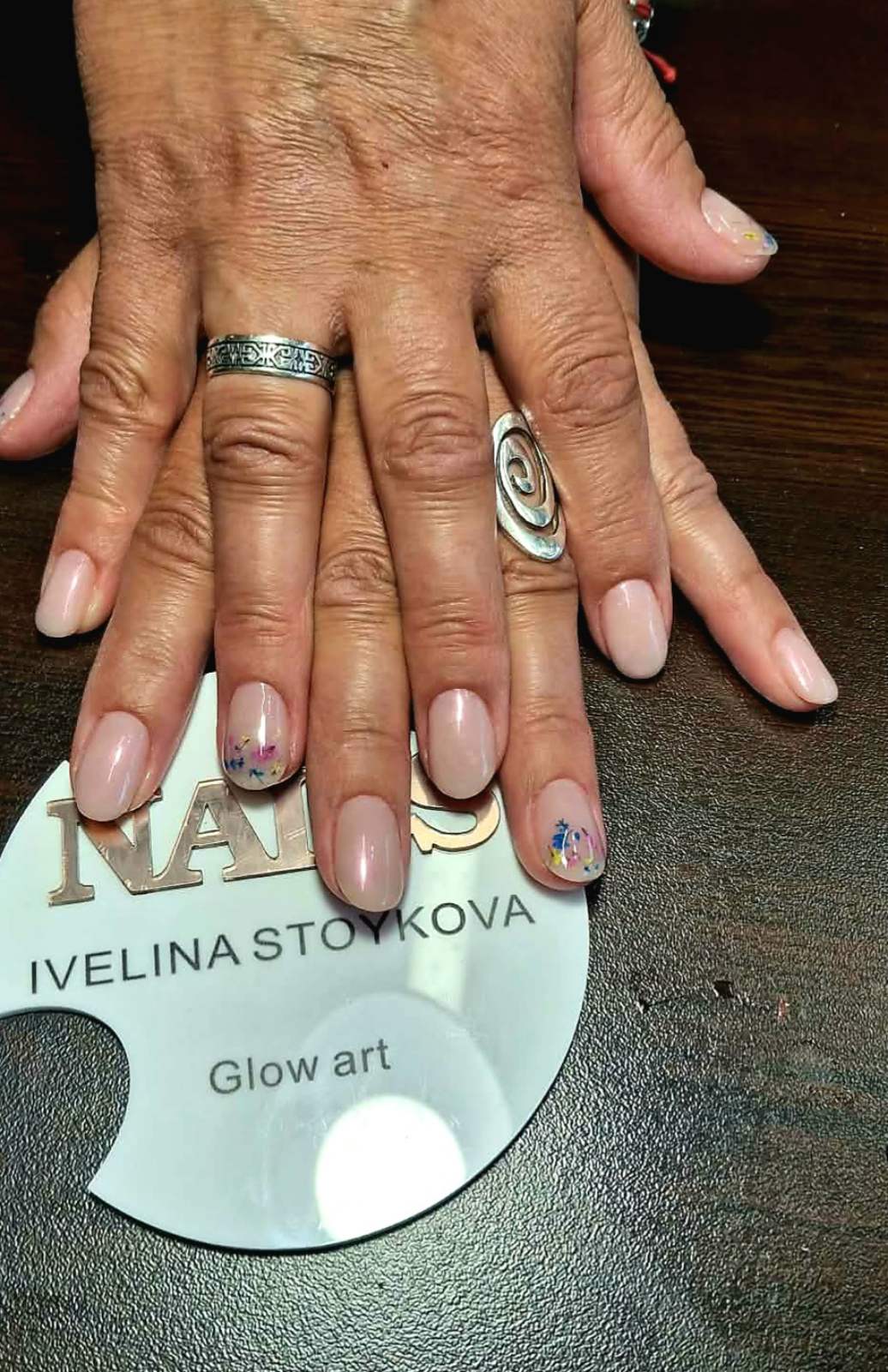 Маникюр Glow art