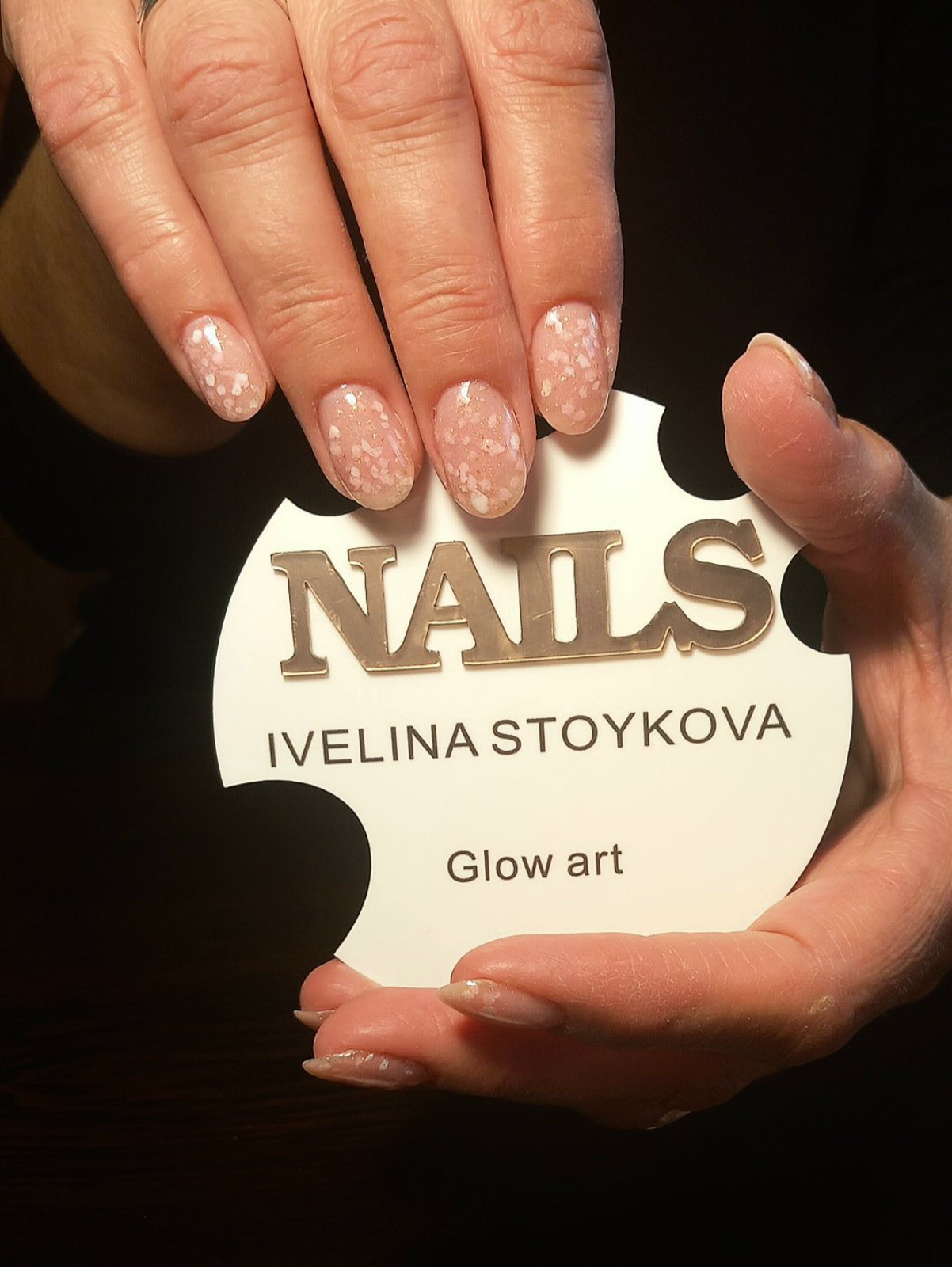 Маникюр Glow art